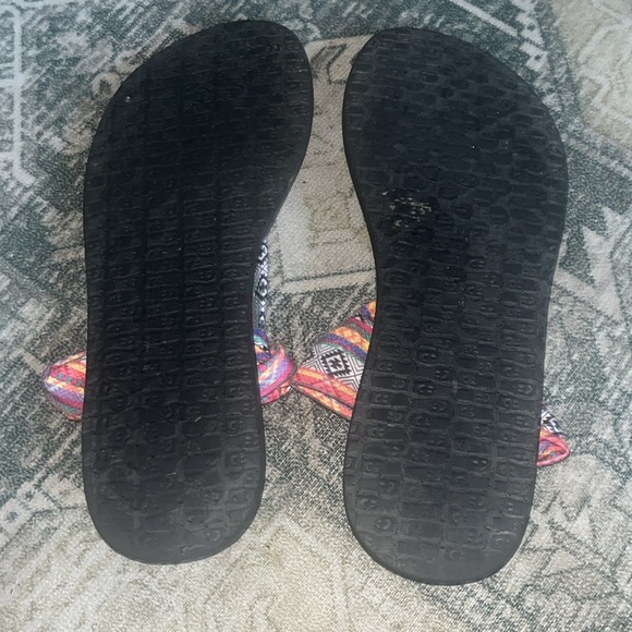 SANUK Women's Yoga Sling 2 Sandals in magenta multi stripe size 9 - Picture 5 of 7